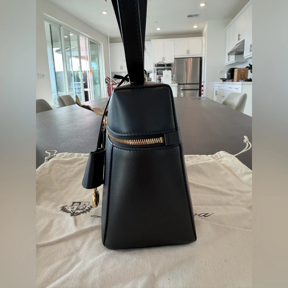 Loro Piana Extra Bag L27 in black smooth calfskin; worn 5x - Picture 8 of 11